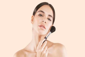 Highlighter Makeup for a Radiant, Sculpted Look