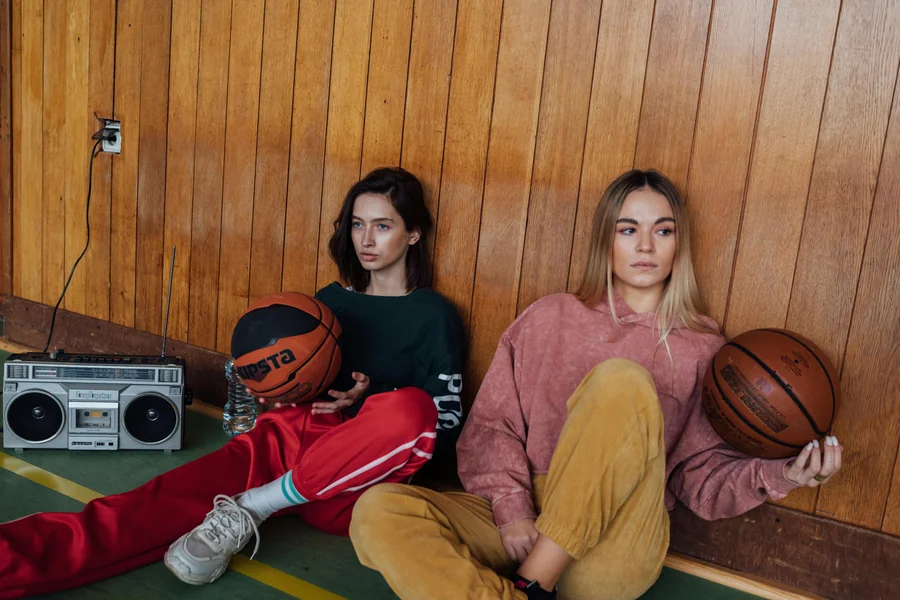 Female 90s Fashion