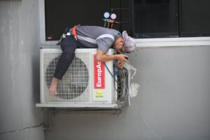 Why Professional Air Conditioning Servicing Is Better Than DIY Maintenance